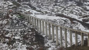 Il ponte sul fiume Verrino nel centro storico di Agnone