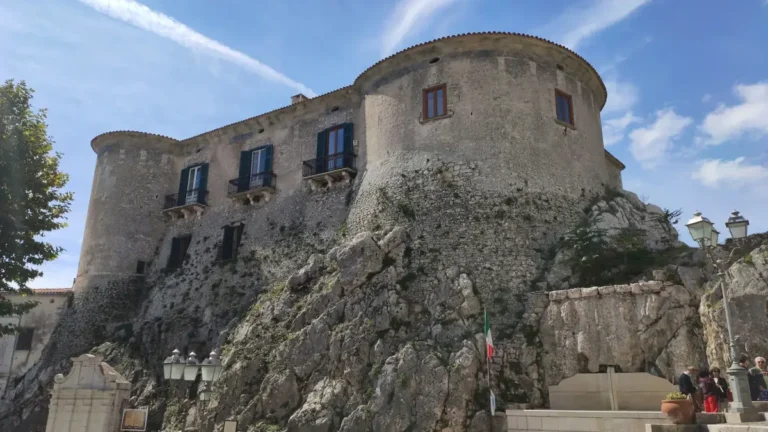 Il Castello Barrasio-Centomani di Macchiagodena