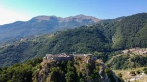 Vista del massiccio del Matese dalla zona del sentiero di Roccamandolfi