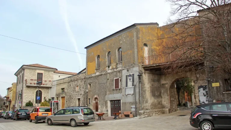 Il Palazzo baronale di Sant'Agapito (Isernia)