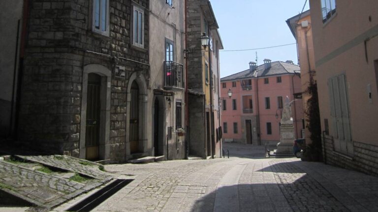 Centro storico di Sant'Angelo del Pesco, provincia di Isernia