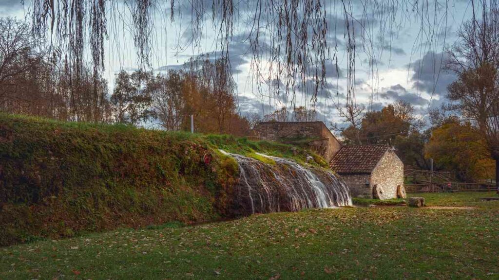Le cascatelle del Parco dei Mulini a Santa Maria del Molise, in provincia di Isernia